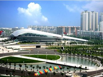 الصين الحديثة الصناعية الثقيلة المباني التجارية الصلب ناتاتوريوم في صالة للألعاب الرياضية المزود