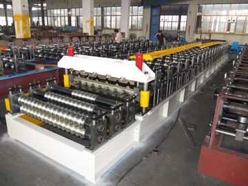 الصين طبقة مزدوجة المموج لفة تشكيل آلة 5.5KW بواسطة سلسلة المزود